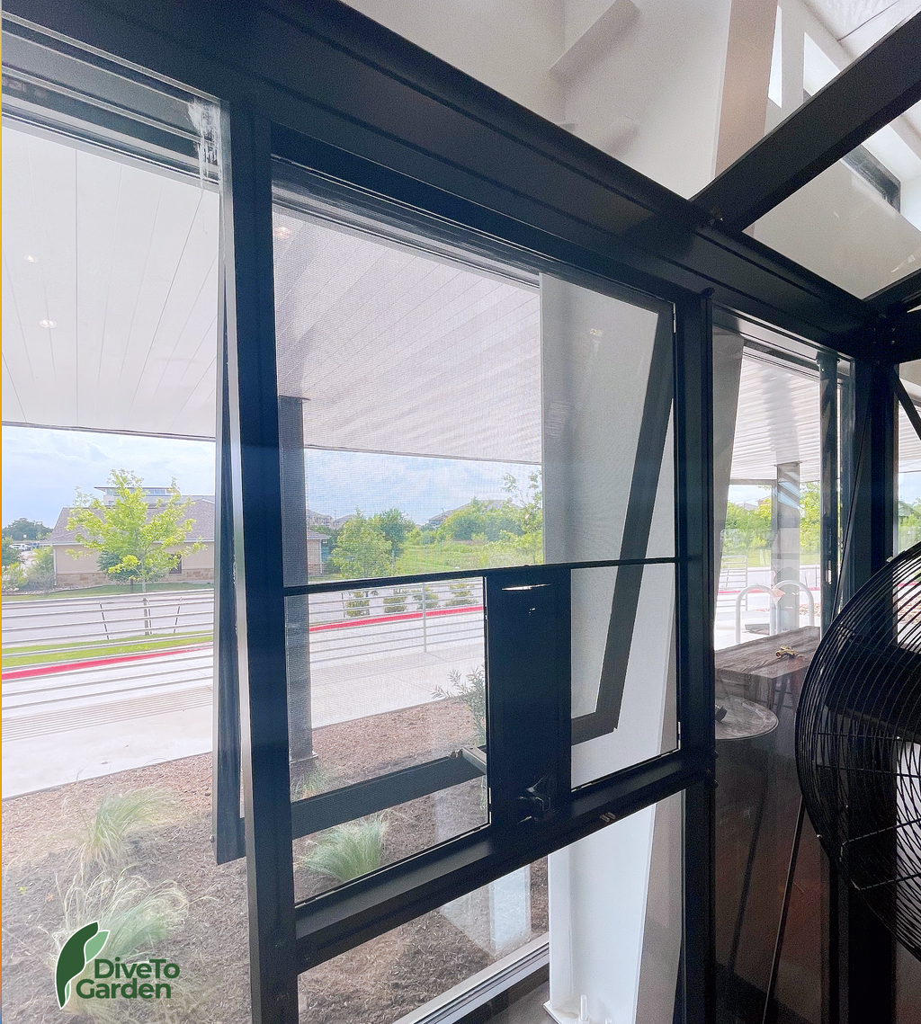 Janssens™ Greenhouse Push Open Side Window