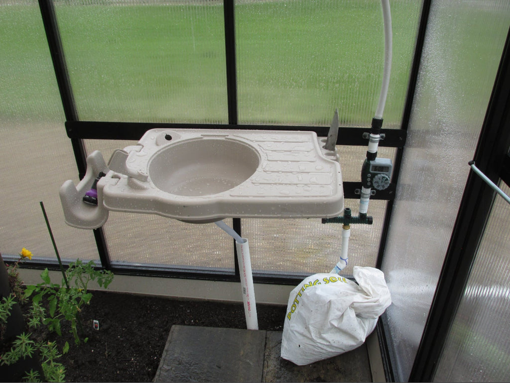 Outdoor Sink For MONT™ Greenhouses